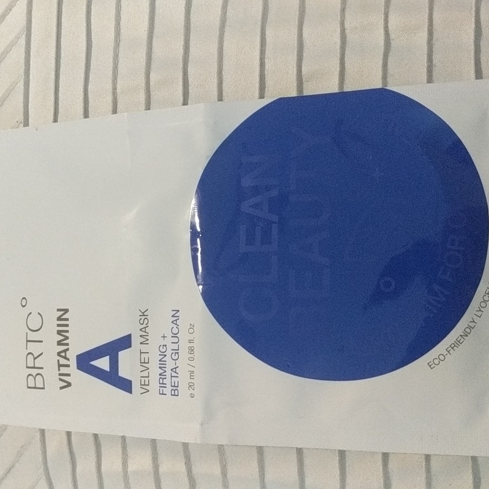 NWT firming face mask